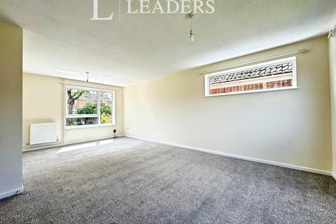 4 bedroom detached house to rent, Noel Road, Oulton Broad, Lowestoft, NR32