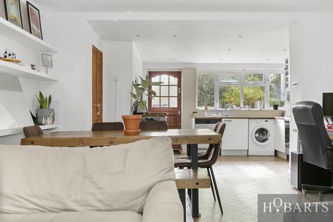 2 bedroom flat for sale, Stapleton Hall Road, Stroud Green N4