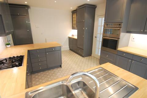 5 bedroom detached house to rent, Westfield Road, Beaconsfield, HP9