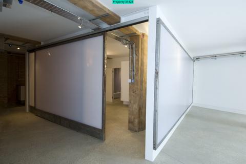 1 bedroom ground floor flat to rent, Andrews Road, London, E8 4QL