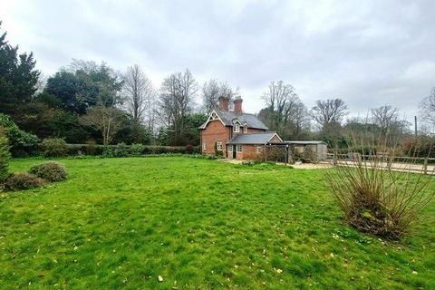 3 bedroom detached house to rent, Broadlands Park, Hampshire SO51