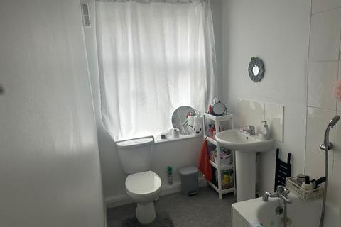 1 bedroom in a house share to rent, High Street, Orpington, Kent, BR6 0NW
