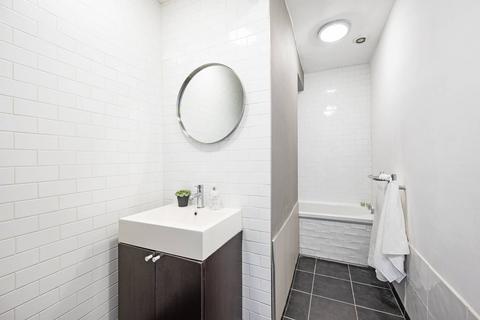 1 bedroom flat to rent, Colvestone Crescent, Dalston, London, E8