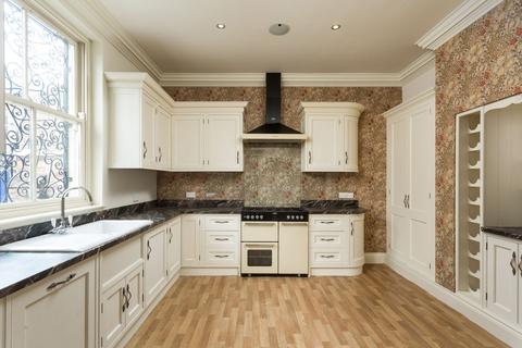 6 bedroom end of terrace house for sale, Clifton, York, YO30