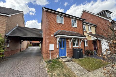 3 bedroom end of terrace house to rent, Berry Way, Hampshire SP10