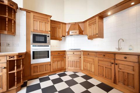 2 bedroom apartment to rent, Nashdom Lane, Slough SL1