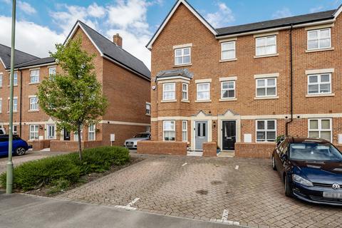 4 bedroom end of terrace house for sale, Toynbee Road, Eastleigh, Hampshire, SO50