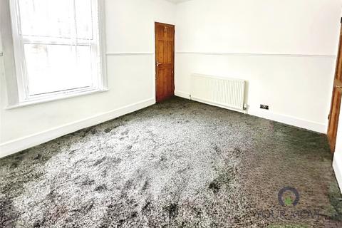 3 bedroom terraced house to rent, Seymour Road, Kent ME5