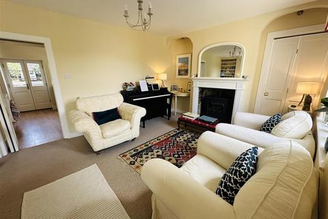 3 bedroom detached house to rent, West Street, Somerton, TA11