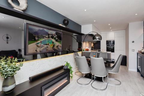 2 bedroom flat for sale, Clowes Street, Salford