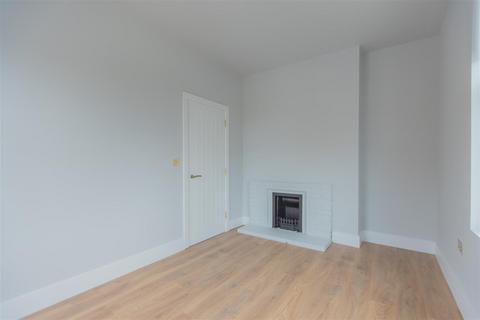 3 bedroom flat to rent, 1 Carlton Avenue, Ramsgate