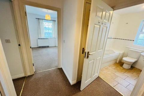2 bedroom flat to rent, St. Austell Way, Swindon, SN2 2DQ