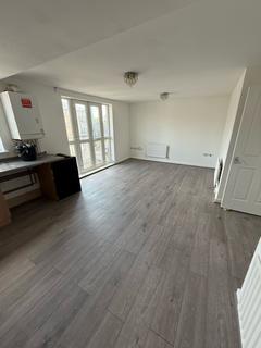 2 bedroom flat to rent, Gareth Drive, London N9
