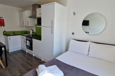 Studio to rent, 8-10 Fox House Studios (Deluxe)