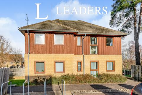 2 bedroom apartment to rent, Oakwood Court, Crawley