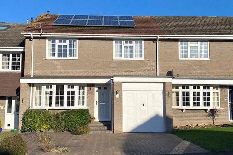 4 bedroom terraced house to rent, Five Elms Drive, Hampshire SO51
