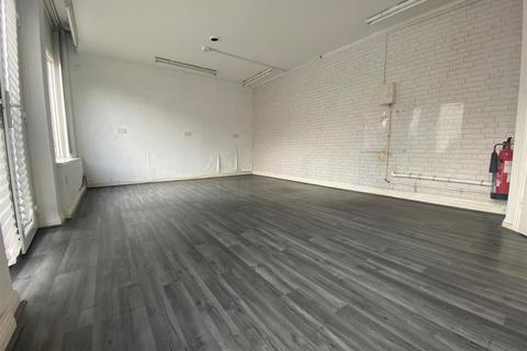 Shop to rent, Fourth Avenue, Heworth