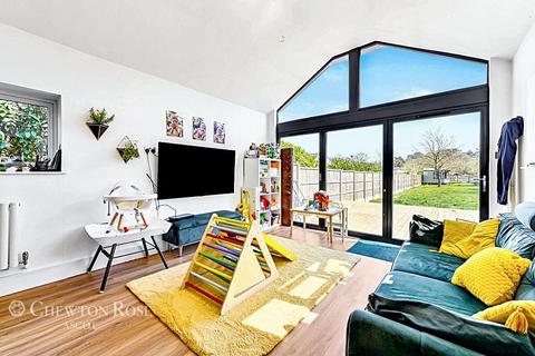 2 bedroom detached bungalow for sale, Locks Ride, ASCOT