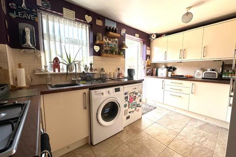 3 bedroom semi-detached house for sale, Probyn Close, Southfields, Northampton NN3