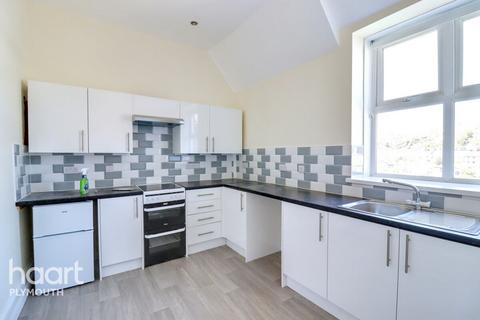 3 bedroom apartment to rent, Cavern Road, Brixham