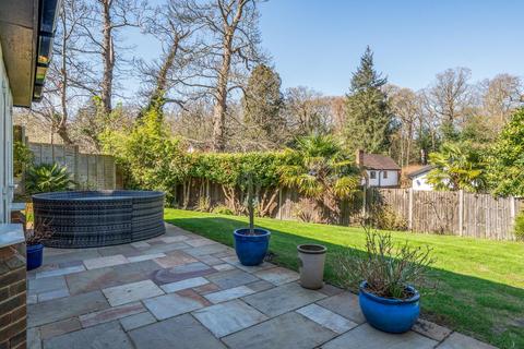 5 bedroom detached house for sale, Oakhurst Close, Chislehurst, Kent, BR7