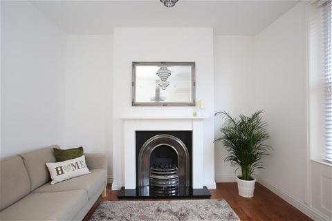 3 bedroom flat to rent, Dartmouth Road, Forest Hill, SE23