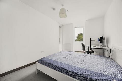 2 bedroom apartment for sale, Berkeley Avenue, Reading