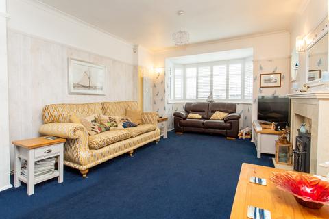 4 bedroom bungalow for sale, Lindenthorpe Road, Broadstairs, Kent, CT10