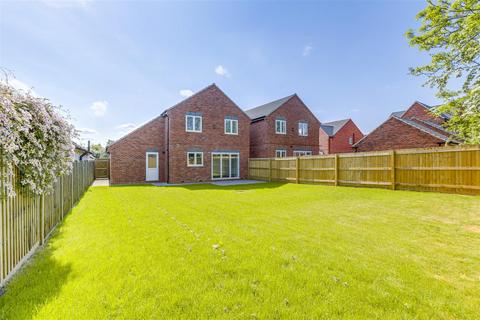 4 bedroom detached house for sale, Meadowcroft Gardens, Hucknall NG15