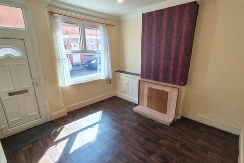 2 bedroom terraced house for sale, Longcliffe Road, Leicester LE5