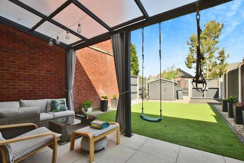 2 bedroom terraced house for sale, Hollyhedge Road, Greater Manchester M22