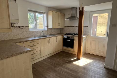 3 bedroom semi-detached house to rent, Teston Road, West Malling