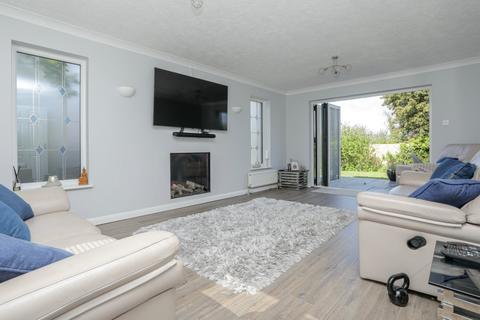5 bedroom detached house for sale, Kingsgate Avenue, Broadstairs, Kent, CT10