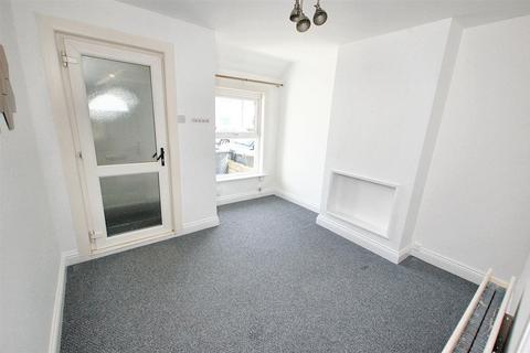 2 bedroom terraced house to rent, Nelson Avenue, Tonbridge