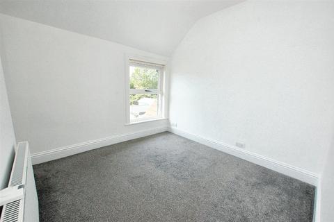 2 bedroom terraced house to rent, Nelson Avenue, Tonbridge