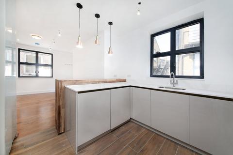 2 bedroom flat to rent, Freshford Street, London SW18