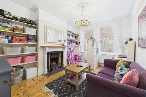 4 bedroom semi-detached house for sale, Priory Avenue, Southampton