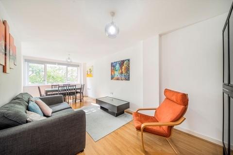 2 bedroom flat to rent, Shacklewell Lane, London E8
