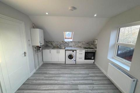 2 bedroom apartment to rent, Tilehurst Road, Reading
