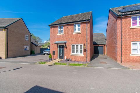 3 bedroom detached house for sale, Meteor Way, Leicester LE8