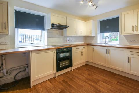 2 bedroom apartment to rent, Fairlawns, Newmarket CB8