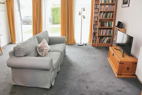 2 bedroom flat to rent, The Leats, Truro, TR1