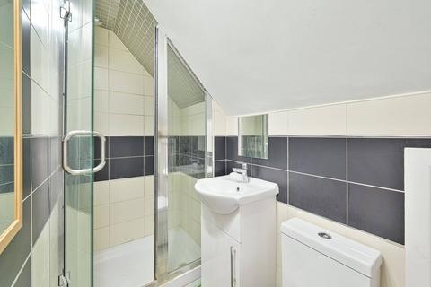 Studio to rent, Market Place, Hampstead Garden Suburb, London, NW11