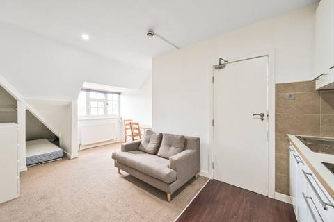 Studio to rent, Market Place, Hampstead Garden Suburb, London, NW11