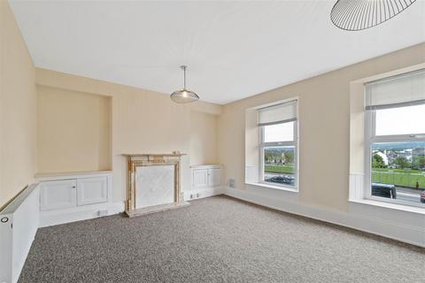 2 bedroom flat to rent, Embankment Road, Plymouth