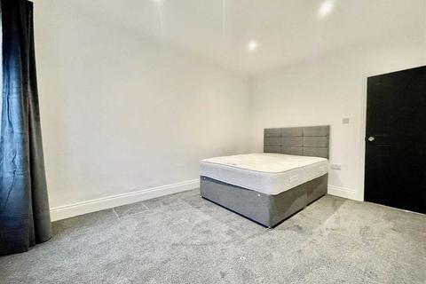2 bedroom apartment to rent, Ermington Terrace, Mutley