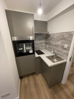 Studio to rent, Bellegrove Road, Welling, Kent, DA16