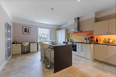 3 bedroom penthouse for sale, Queensholme, Pittville Circus Road, Cheltenham, Gloucestershire, GL52