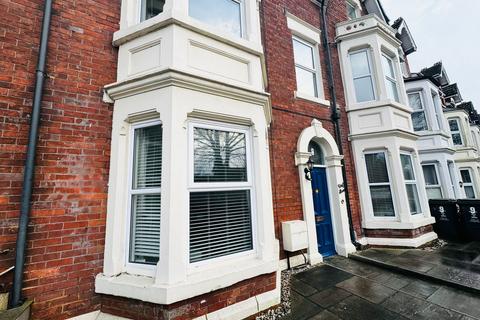 1 bedroom flat to rent, Croft Road, Old Town, Swindon, SN1 4DG