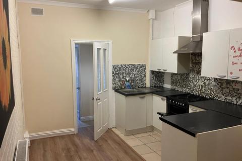 3 bedroom terraced house to rent, Mulliner Street, Coventry CV6